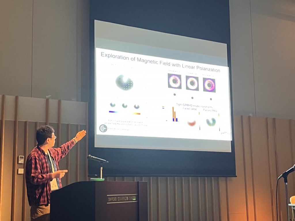 sparse_k's tweet photo. In the VLBI session, @ehtelescope highjacked an hour of the block! Kotaro Moriyama gave an excellent overview of EHT results, @froeloefs shared the latest EHT results studying magnetism at the edge of the event horizon of #M87BlackHole with circular polarization. #URSIGASS2023 https://t.co/exyxx1mrx8