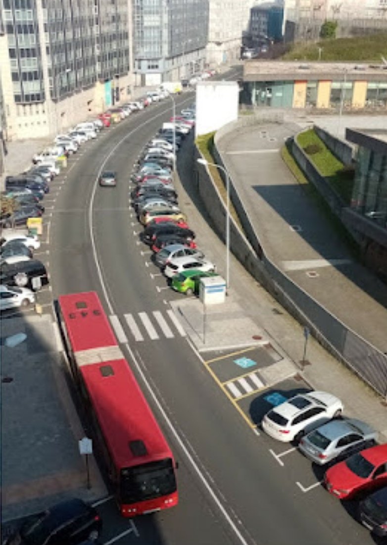 BlogBusurbano's tweet image. Como leerás en el post que enlazamos, las #Lín6 y #Lín6A circulan por Rda. de #Montealto y no por #AlcaldeSanjurjo.

Apostamos a que su cabecera sea ahora la parada previa a la glorieta [#Par570, a la altura del n°50], en la que Rda de Montealto confluye con Alc. Sanjurjo.
#BUDMV