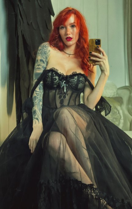 The best time of the year is right around the corner 🖤💀🎃👻 https://t.co/iFHaBIHlZ0<a href="/tag/spookymonth"class="tags"><span>#spookymonth</span></a>