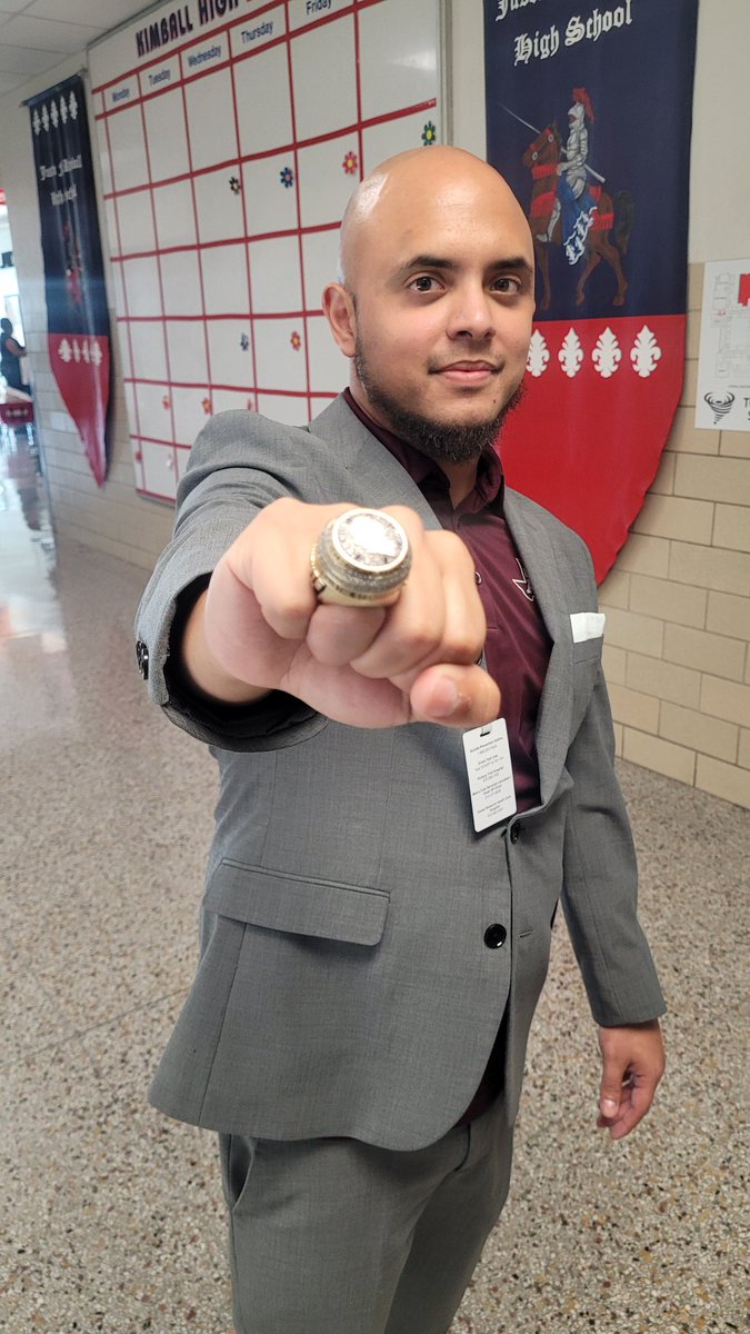 BryanFParra13's tweet photo. Ladies and gentlemen,
The rings are in at Kimball Nation. #StateChamps #TheStandard #KimballNation #SevenTimeChamps @JFKimballBBall @JFKimball_HS https://t.co/tj6s6QYYZu