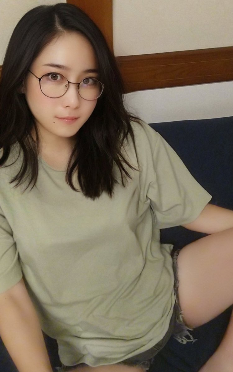 daysblue1's tweet image. みなさんおはろー😆
この涼しい部屋から出たくないっ😭
なんて言ってられないか😅
さて、お仕事お仕事。
行って参る🫡
＃faceapper
＃カコジョ