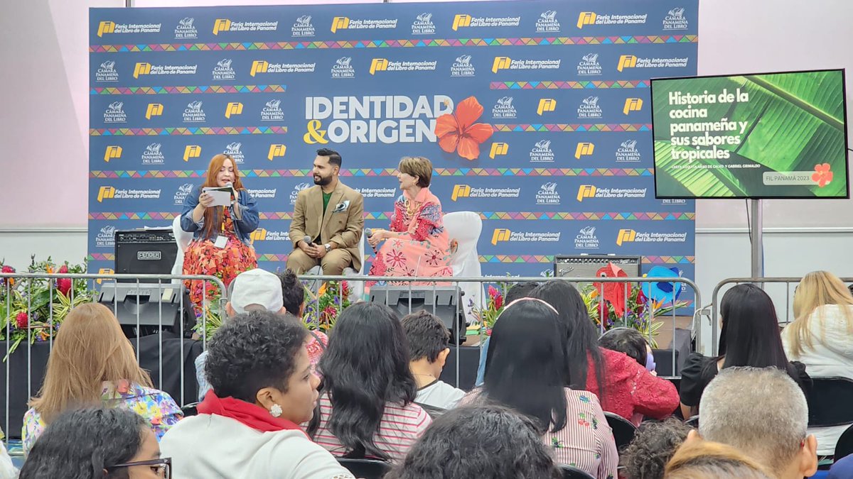 gabogrimaldo's tweet photo. ¡GRACIAS A TODOS! Por el lleno total de mi conversatorio junto a la chef Cuquita Arias, como parte del lanzamiento de mi libro en medio de la Feria Internacional del Libro 2023. Gracias por el interés en nuestra gastronomía que también es parte de nuestra cultura. #FILpanama https://t.co/w2WA0a9d6r