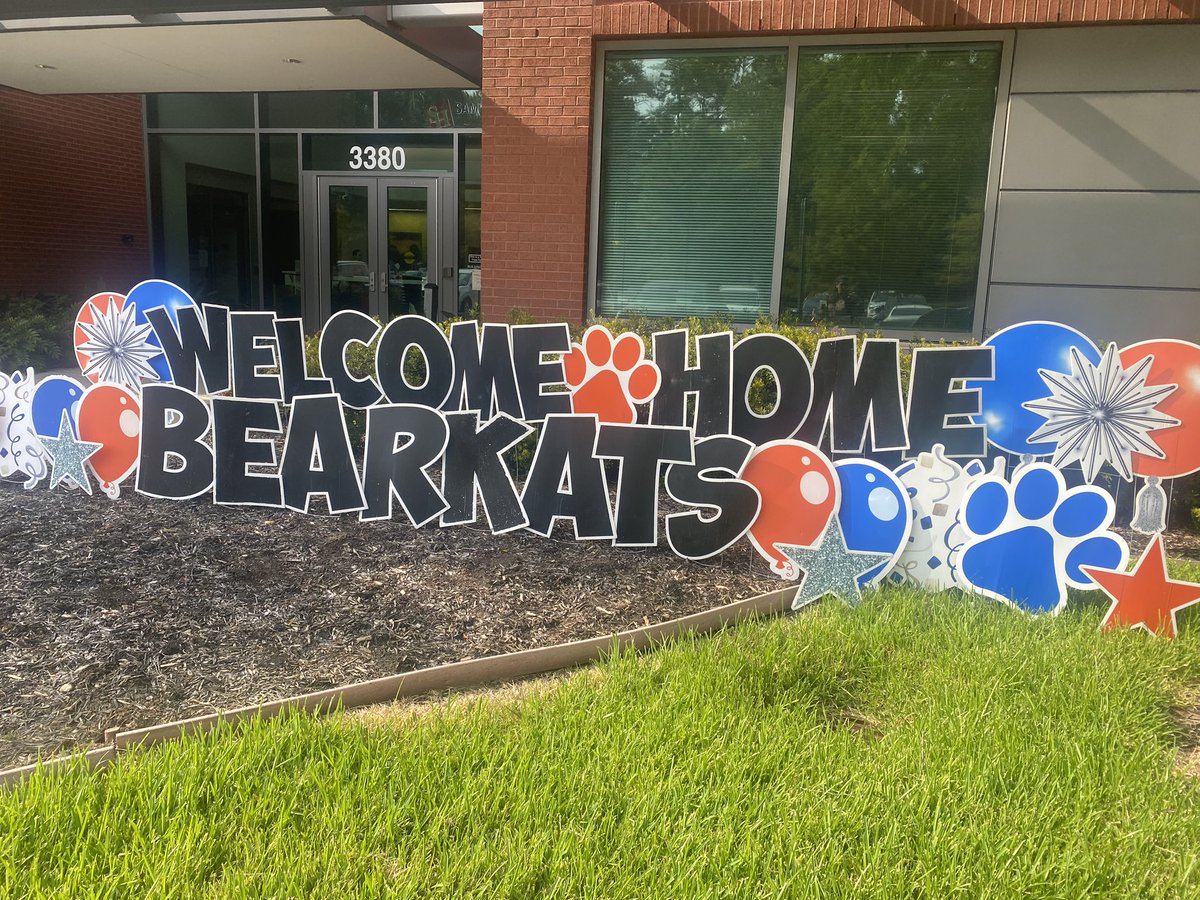 Ms_Moreno8's tweet photo. You never stop learning! My first day of graduate school at Sam Houston State University and so excited for this new journey! #RangersTodayLeadersTomorrow #RangersGoTheDistance https://t.co/hb8JGp5Iuk