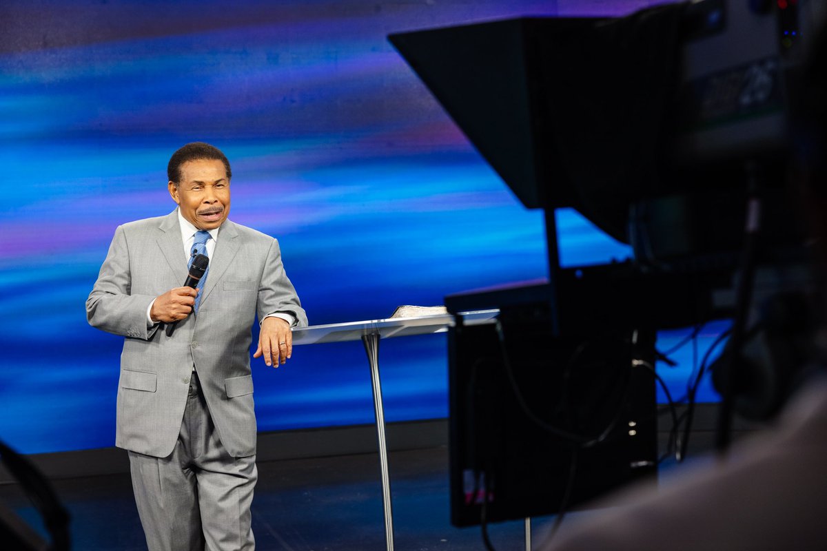 DrBillWinston's tweet photo. Amazing time with @Daystar last week. Any tree in you that the Father has not planted will be rooted up. Matthew 15:13-14 #NewTrees https://t.co/6NdIcQK0BM