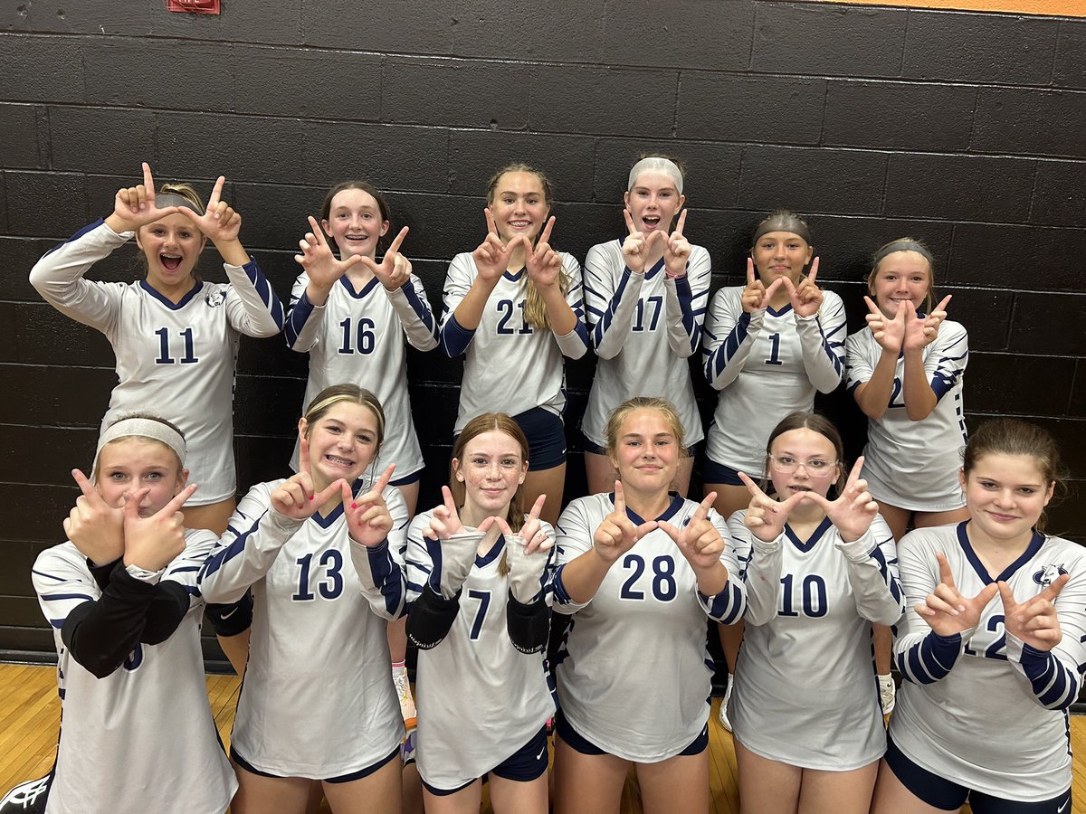 7th grade Navy 🏐 starts their season off with a W!! #RingTheBell