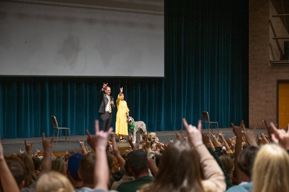NDSUPresident's tweet photo. A special day at @NDSU: we welcomed the class of 2027 to campus today with cheers and applause as they walked through the gates, eager to start the semester. I know I'm excited for the rest of Welcome Week and the year ahead. Go Bison! 🤘 https://t.co/54fJGKkau4