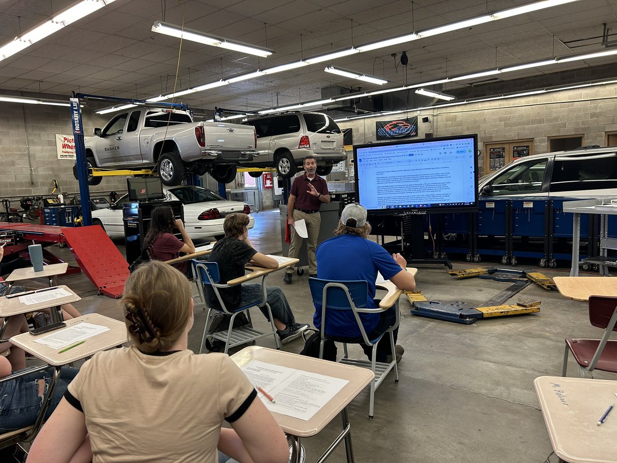 dhecht72's tweet photo. Great 1st day at PACTC…can’t wait to see what our kids DO!!
#ACTE #moacte #cte https://t.co/otBN8yOU1a