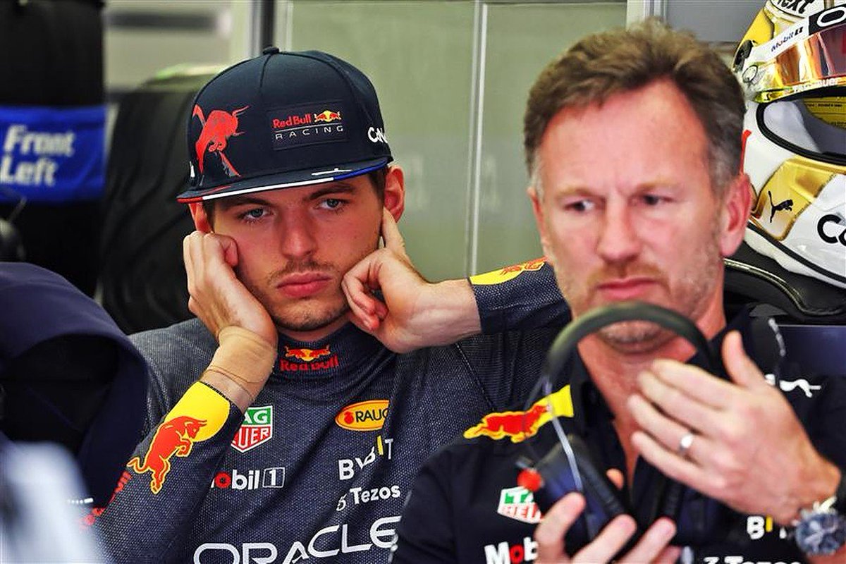 Formula0_versee's tweet photo. GP DA AUSTRIA🇦🇹 - Q1

@CharlesLecF1V lidera primeira sessão classificatória,  mas mais chocante que isso, A DUPLA DA @RBR_F0 CAI NO Q1!!!! OS TORCEDORES VAIAM MUITO!!!!

Grande decepção também no box da @AlpineF0Verse que vê seu primeiro piloto ter pane elétrica antes de completar volta. 

Também caem no Q1: @FAlonsoF0 e @Oscar_formula0