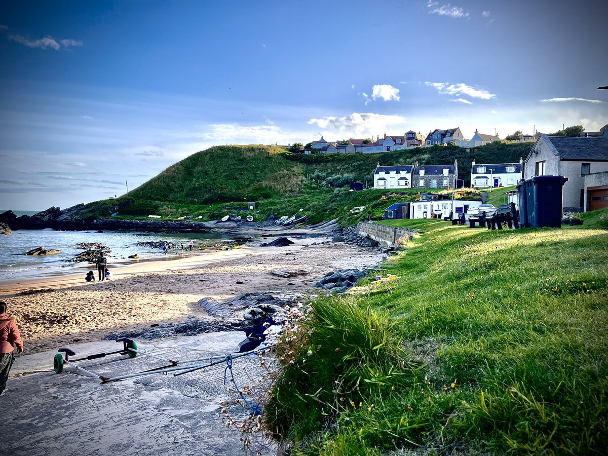 vjbijin's tweet photo. Collieston Beach!!! https://t.co/u1Z1V0EEDC