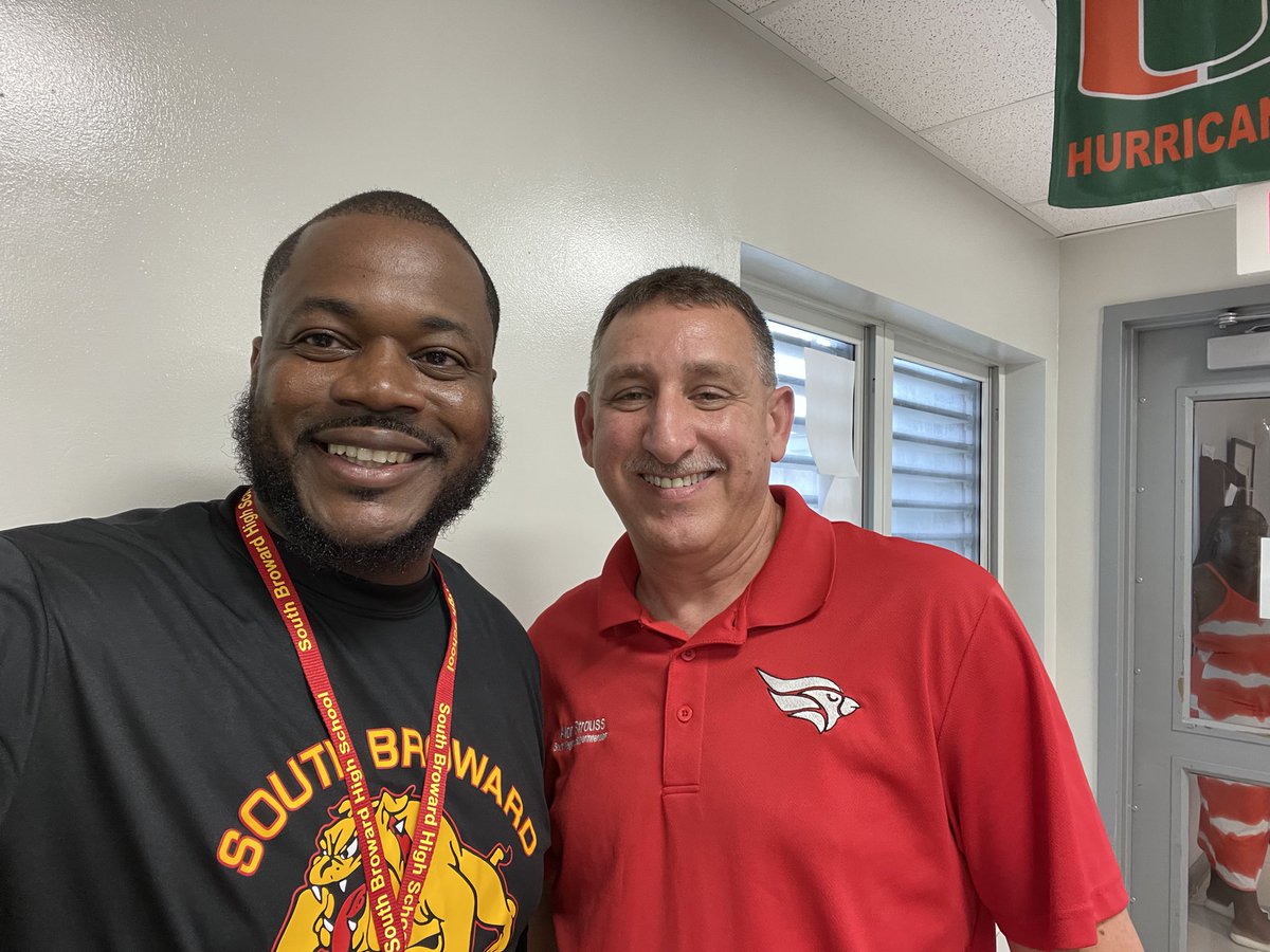 Best of luck @Prin_Francois taking over the helm at South Broward HS. It’s in great hands. @BCPS_South @BulldogsHouse