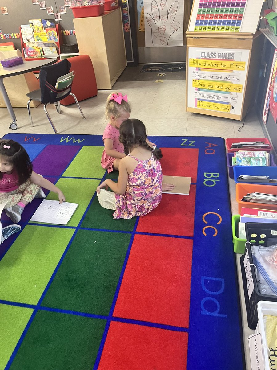 Dana McGraw (@teachermcgraw) on Twitter photo Working on writing and sharing our pictures that went with our first sight word! <a href="/PrairieTrailES/">Prairie Trail Elementary</a> #kindergarten Working on writing and sharing our pictures that went with our first sight word! <a href="/PrairieTrailES/">Prairie Trail Elementary</a> #kindergarten
