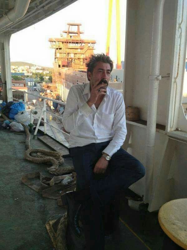 Bir akşamda yaşlanırsın, on yıl anlamazsın