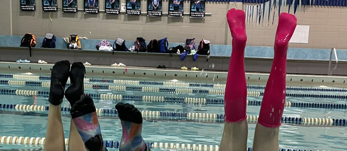 WHSRoyalWater's tweet photo. Royals Kicking it at the Pool! https://t.co/kmcK938BbQ