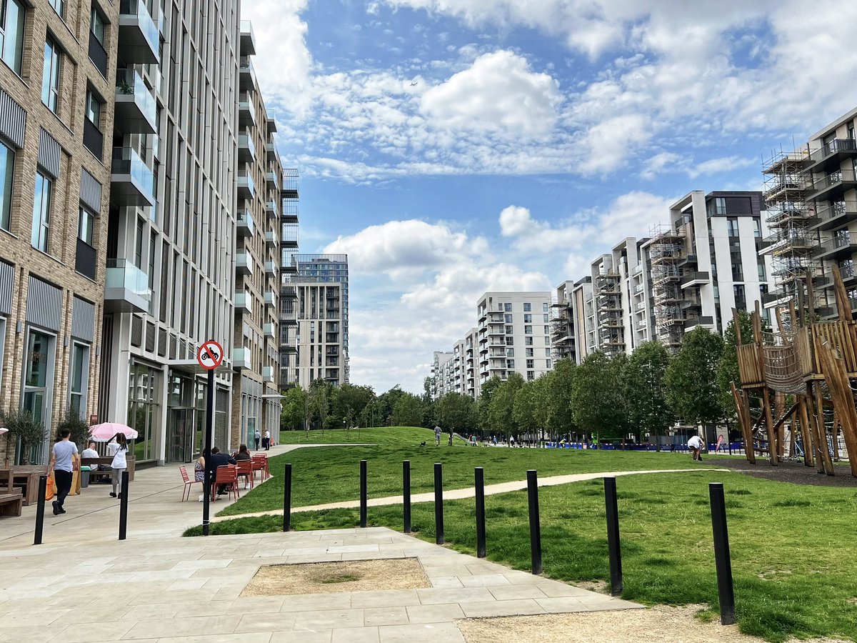Qagggy's tweet photo. It’s not necessary or desirable to put cars on every single street. Try a park instead. https://t.co/m6DJWtNJY7