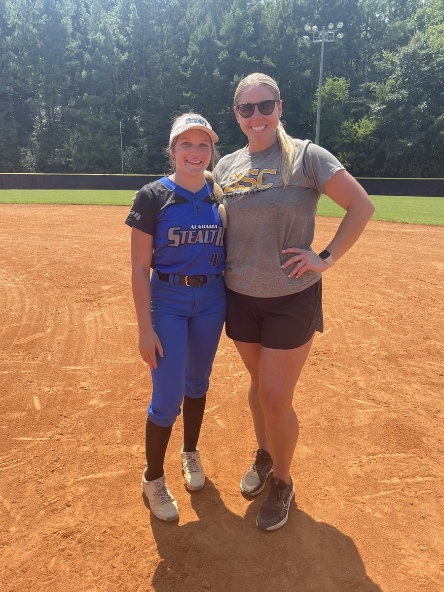 makaylagolson's tweet photo. Had the best time at the @bscsoftball_ camp yesterday! Thank you @aslocke22 and Coach Chapman for having me! Also thank you to the players for the instruction and making me feel so welcome! Can’t wait to be back soon! https://t.co/JDKIJuAf2y