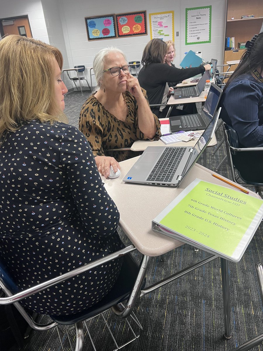 mdboone_edu's tweet image. Shoutout to @AliceJohnsonJrH’s PLC! Today they reviewed 2023 STAAR data &amp;amp; started to look at the questions &amp;amp; question types for their upcoming unit assessments! talk about backwards Planning. I 💙 how the culture of collaboration is already strongly established. #WeAreChannelview