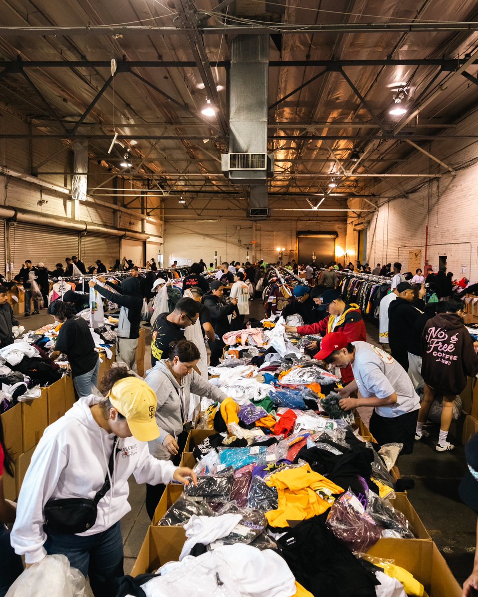 thehundreds's tweet photo. (Im)patiently waiting for the second weekend of the Warehouse Sale �� 

We’re back this upcoming weekend with an unprecedented Weekend Two, Aug 26-27, with up to 80% off on apparel, limited-edition items and more. A new round of selection will be added. We’ll see you soon! https://t.co/s36dmMJspf