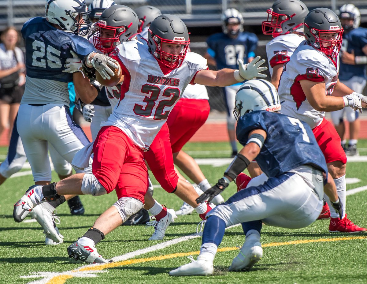 BakersPhotoBnch's tweet photo. Who's ready for Dragon football?? #dragonfootball #highschoolsports #bakersphotobench #sportsphotography https://t.co/UlcLFiMKxa