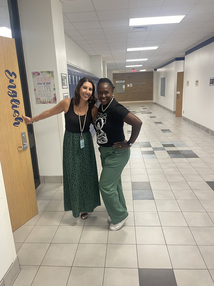 No we didn’t plan it, we’re just that good!! <a href="/WhiteELAStar/">Tonya McKelvey-White</a> I’m starting to think the title of dress coordinator of <a href="/THS_Mustangs/">James E. Taylor High School</a> has a nice ring to it <a href="/andrebrooks65/">Andre Brooks</a> 😉 #stanggang