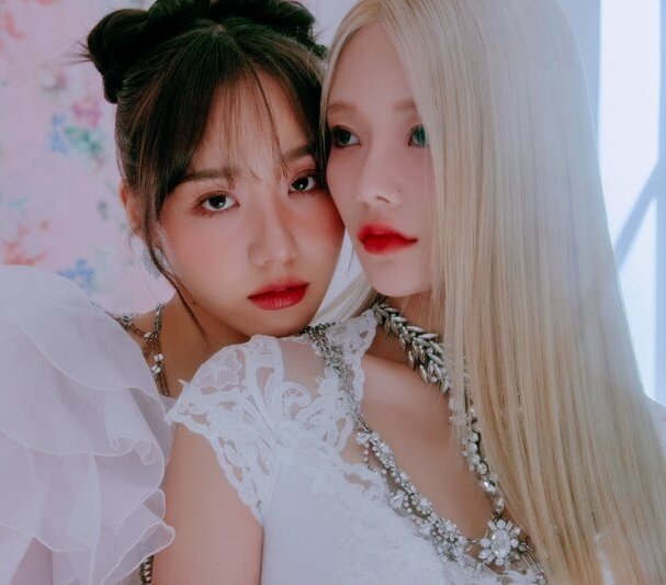 ABLUMECharts's tweet photo. 'Cupid' by .@we_fiftyfifty is now the LONGEST song by a Female K-pop artist on the United World Songs Chart with 20 weeks!

#FIFTYFIFTY #피프티피프티 https://t.co/mIyc9oxPYs