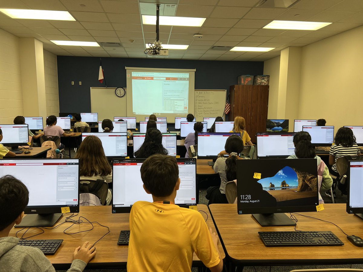 SLJH Library tweet media