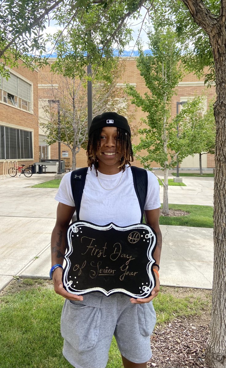 HeartofaBengal's tweet photo. It’s Tasia Jordan’s first day of her junior year! https://t.co/qyEhpOcRAI
