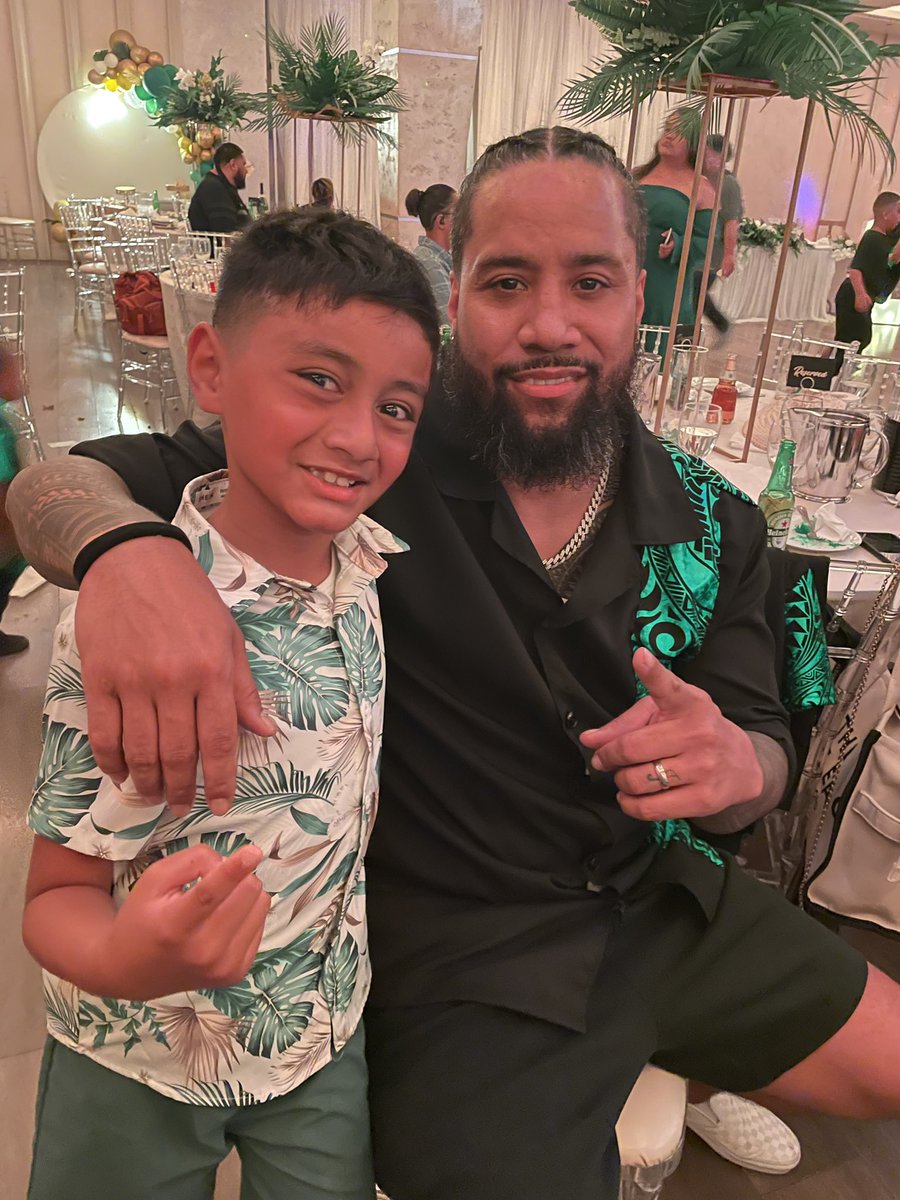 ThtPMF's tweet photo. He never believed us when wed tell him his fav wrestlers were his uncle until he seen y’all at the party now he’s like I’m in the bloodline!! 😂😂@WWESoloSikoa @WWEUsos https://t.co/XFnjtNMoEc