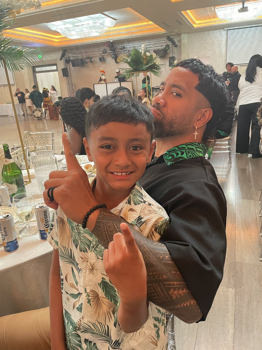 ThtPMF's tweet photo. He never believed us when wed tell him his fav wrestlers were his uncle until he seen y’all at the party now he’s like I’m in the bloodline!! 😂😂@WWESoloSikoa @WWEUsos https://t.co/XFnjtNMoEc