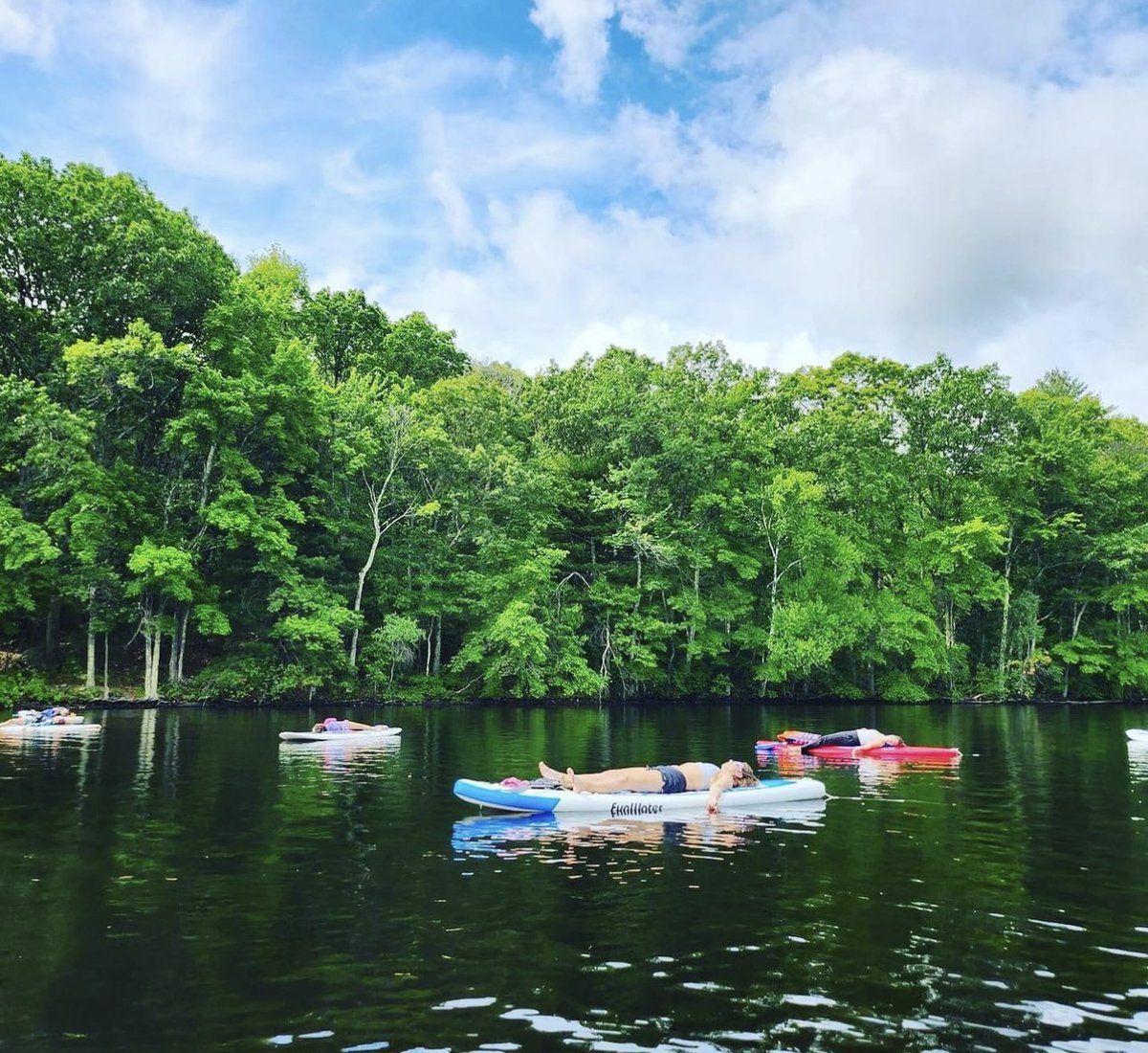 BoatingInBoston's tweet image. Yo, yo, yoga! 🧘 Head on over to Hopkinton this Thursday afternoon and Saturday morning for stand-up paddleboard yoga! Reserve your spot here: supyoadventures.com/services/paddl…

📸: IG supyo_adventures