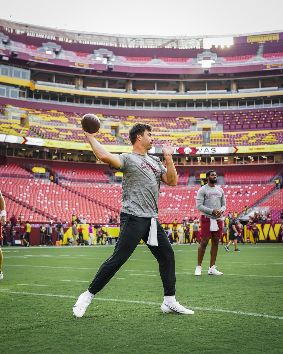 Commanders's tweet image. .@Sam7Howell getting loose