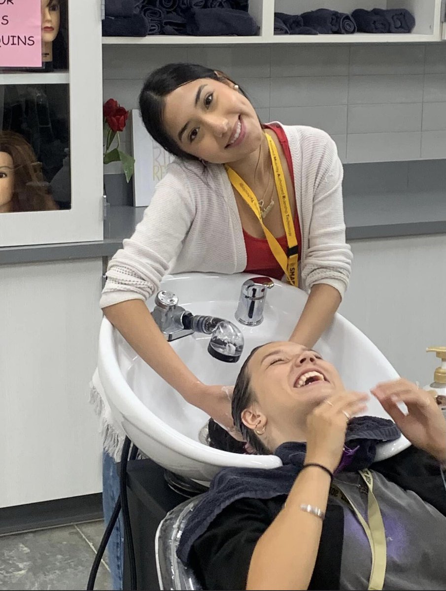 CurlyQsJHS's tweet photo. JHS Cosmo 🤩 https://t.co/RxOKhbihOk