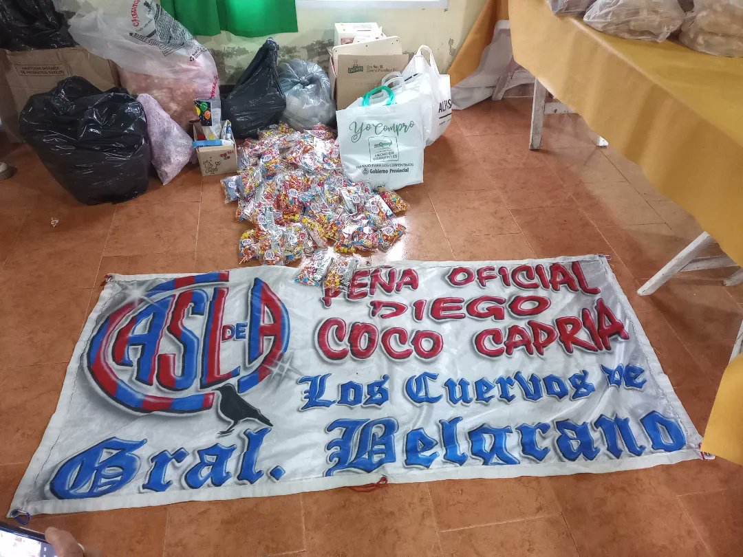 BelgranoCuervos's tweet photo. Presentes en los Festejos del día del Niño/a en el Barrio Villatenreyro!!! 
Colaborando con golosinas y juegues 💙❤️💙
#MasQue90Minutos 
#SLFederal 
#DeBoedoAlMundo https://t.co/oFAGELVCDc
