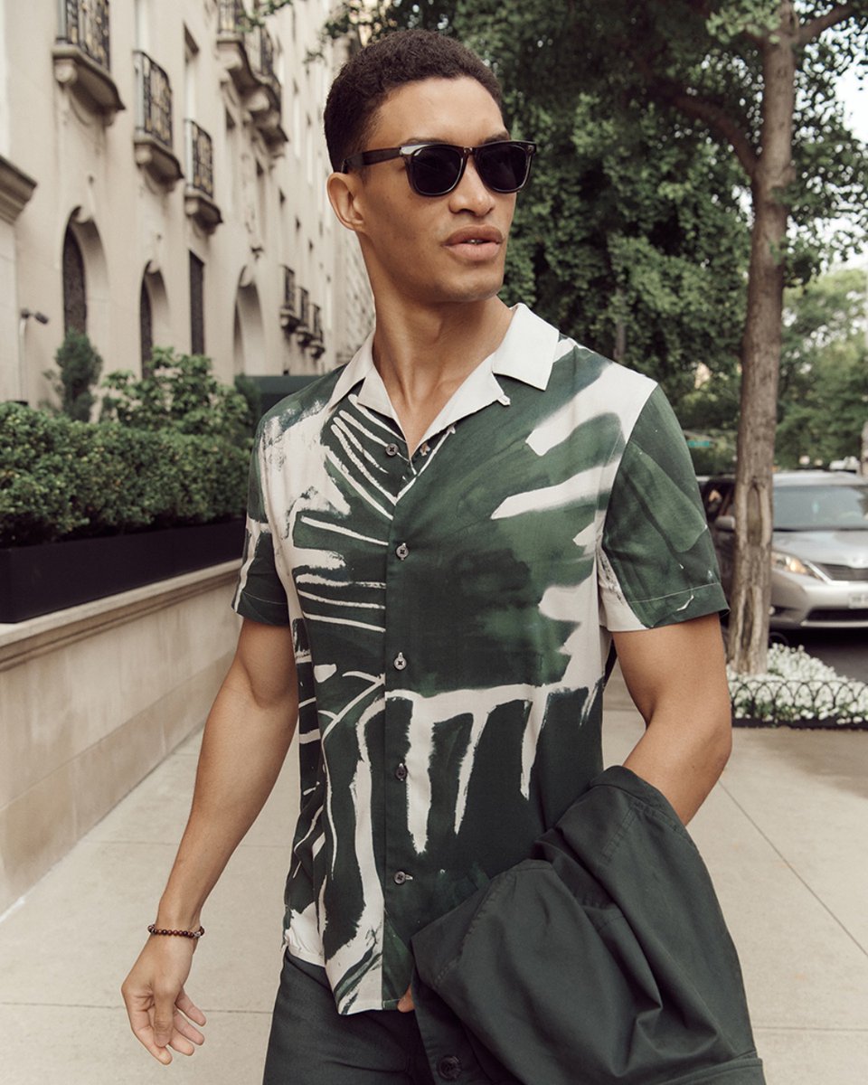 Tropical prints to keep the summer vibes going. 

Shop Tops: bit.ly/3QMqgiA