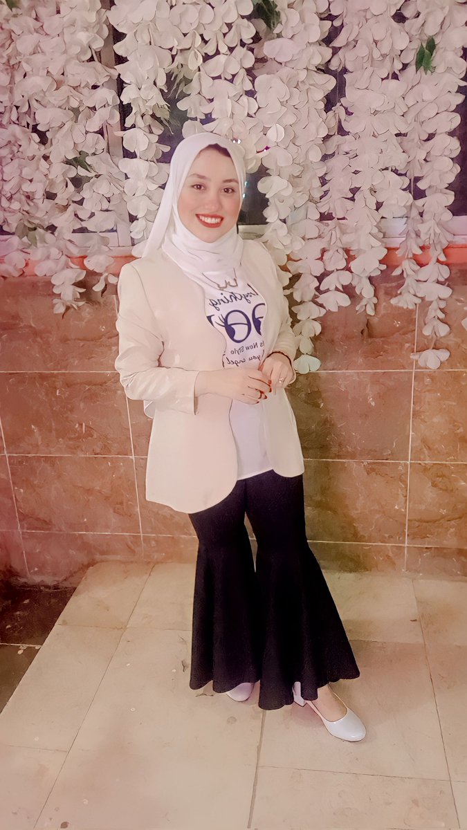 لا أعرف أحداً بين الناس يستطيع أن يرسم لي خطة سعادتي كما أرسمها لنفسي 🤍🌠