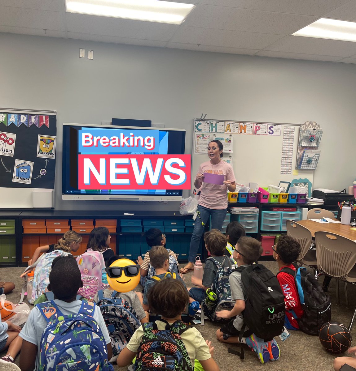 TechTeacherLiv's tweet photo. Happened to catch the incredible @PalmerClass2 announcing a happy mail today for one of her lucky students! Thank you for letting me share the joy Mrs. Palmer! #raeinkaty #raediatingexcellence #rae3rdgrade @RAEinKaty https://t.co/OH4IPNtNsR