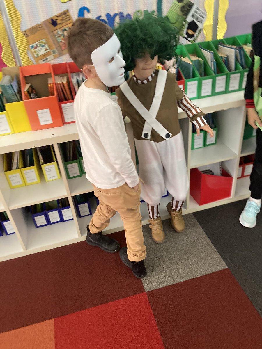 MonmiaPS's tweet photo. #book week # 3-4CLS #MonmiaPS https://t.co/DpoiVTSA5k