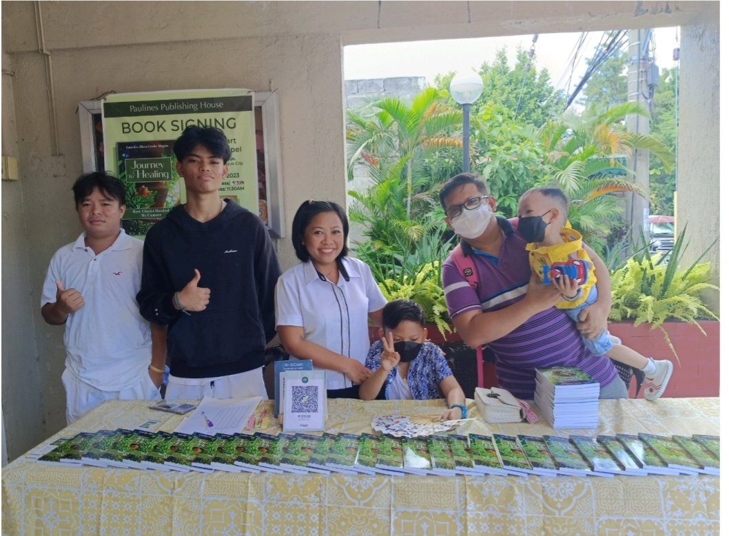 eLLe_Jay_c's tweet image. Thank you Sacred Heart of Jesus Chapel Countryside Village Sun Valley and its parishioners for supporting my #BookSigning this past Aug 20.

Thank you to my loving hubby @abet1039 , thoughtful children, and my team. You are all #Godsblessing! 🎂🤗

#grateful #journeytohealing