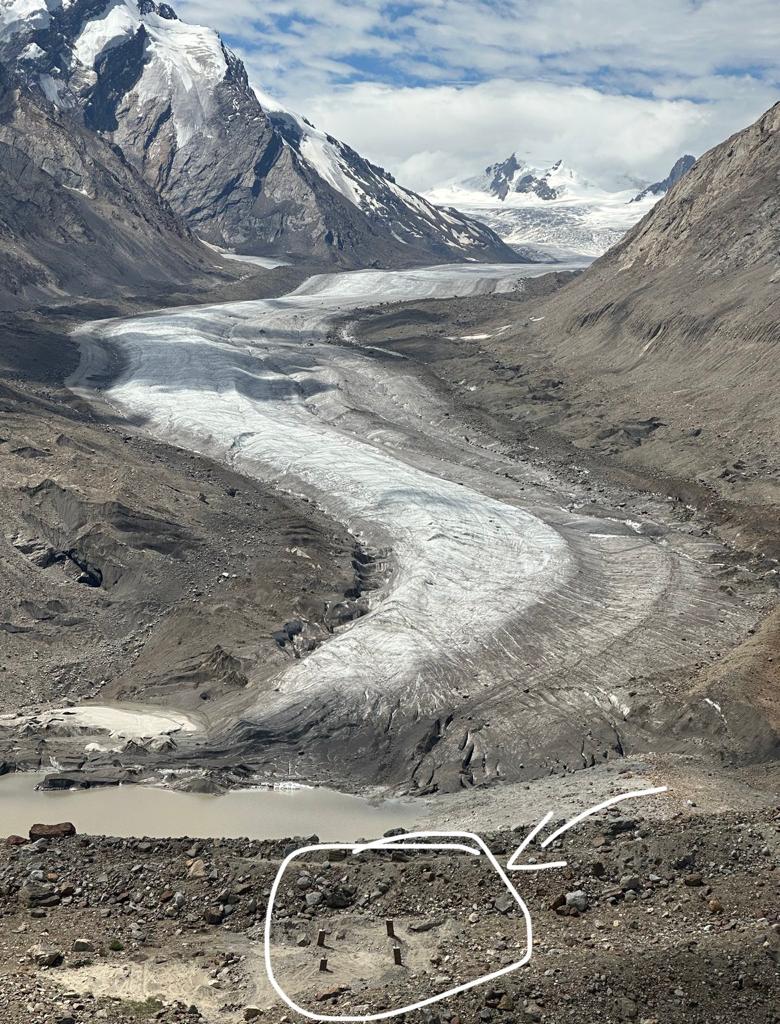 The Drang Drung glacier stands as one of the most frequently captured natural wonders,and constructing high voltage towers in its scenic vicinity would irreparably mar its beauty. PC: @WithManish0 Please do something about it 🙏🏼 @lg_ladakh @jtnladakh @Ravinder_Dangi1 @smanladakh