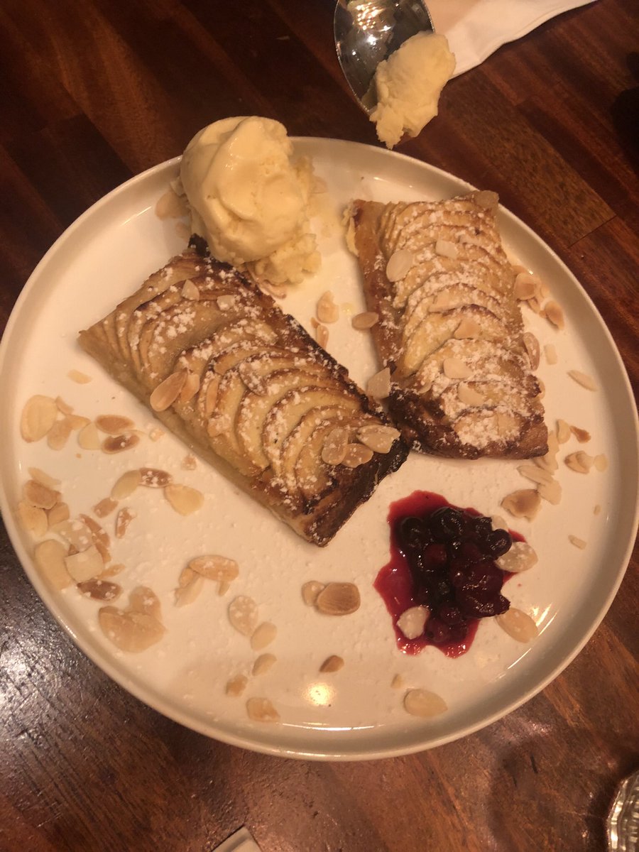 When life gives you apples… 🍏🍏🍏🍏🍏 add some Icecream 🍨