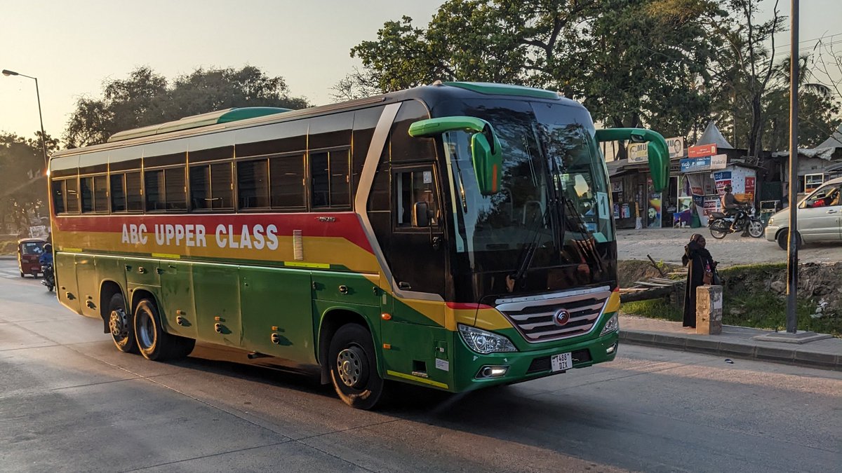 wasafirtanzania's tweet image. Nadhani ndio kampuni pekee yenye jina linalosadifu na yaliyomo.
#UPPERCLASS na matendo yake ni sawa sawa.

Kampuni gani nyingine inayotendea haki jina lake?