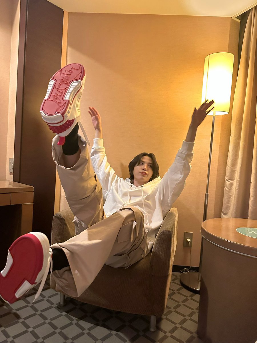 hoonlightyear's tweet photo. oh my…………………. https://t.co/pB1xC18dIh