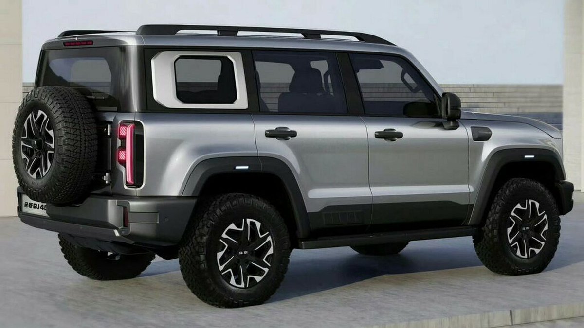 ThamiMasemola's tweet photo. Another day, another BAIC. This time it's the new B40 (named BJ40 in its China home market) with 180kW and 385Nm. A different, but still vaguely familiar exterior design has taken over, while the interior is vastly improved. https://t.co/hnYWlLGsJ2