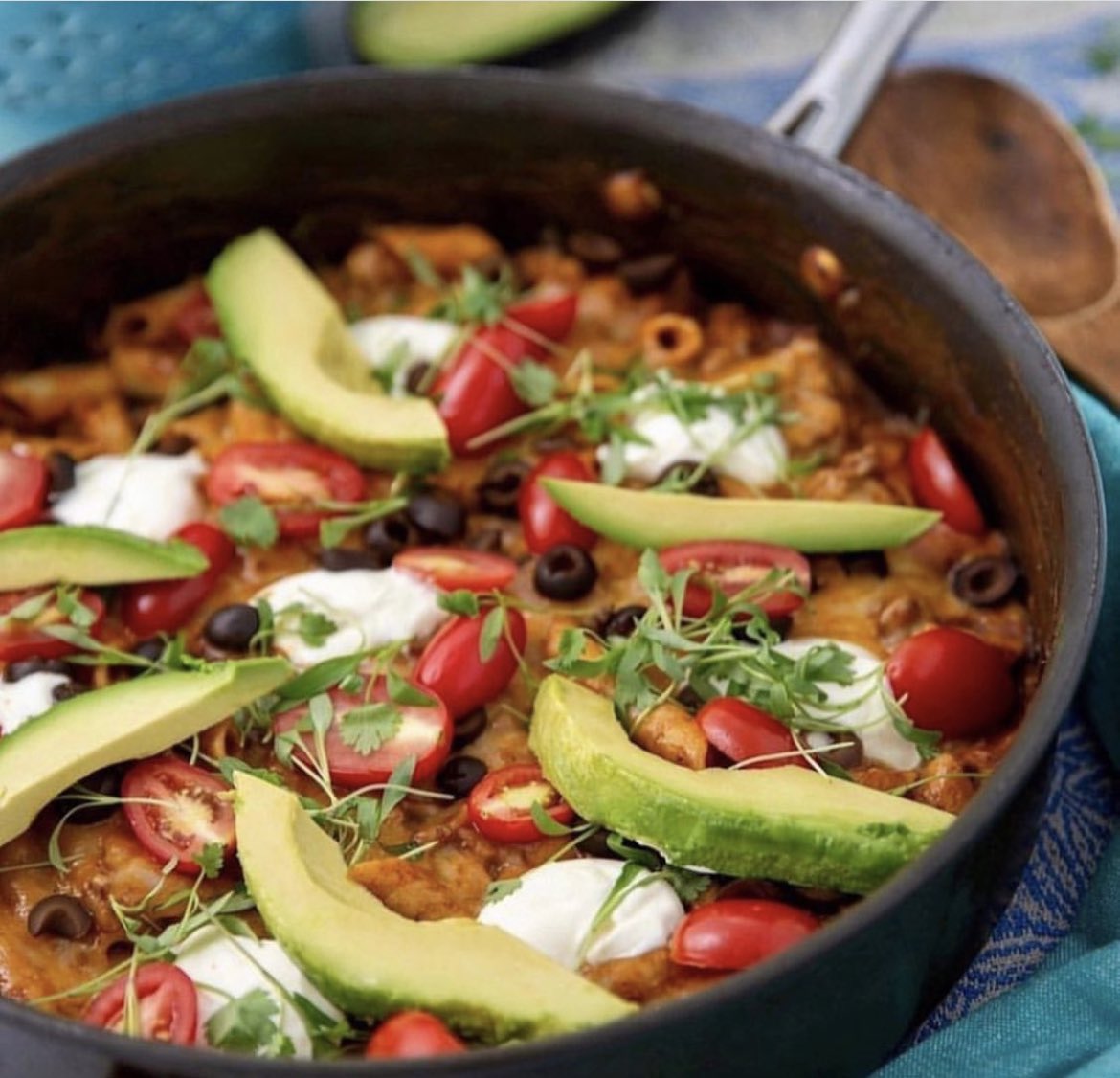 HatchChileCoLLC's tweet photo. AMAZING!  Hop on over to @simplyglutenfree for this amazing, speedy, delicious, perfect for fall recipe. Gluten-Free One-Pot Enchilada Pasta using HATCH Select® green chile and HATCH® red enchilada sauce. 
🔥🔥🔥
https://t.co/KGqENqbL7D
🥘🥘🥘 https://t.co/kzLvFpIDTr