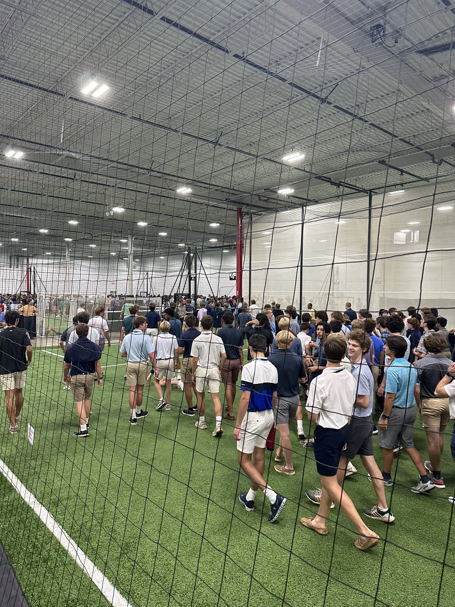 SLUHStudentLife's tweet image. Busy first week at the U High. Thursday the entire school walked across Manchester to Futbol Club Stl for a reunification drill. We were greeted with an ice cream truck back on campus thanks to the St. Louis Police Department.