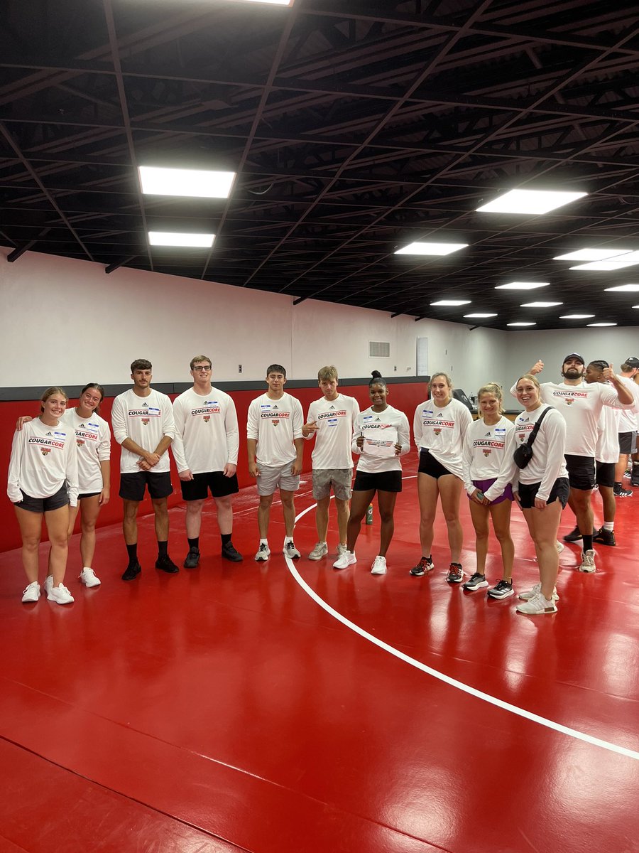 MarinVines4's tweet photo. @SIUECougars #cougarcore https://t.co/AcyKttuLHw
