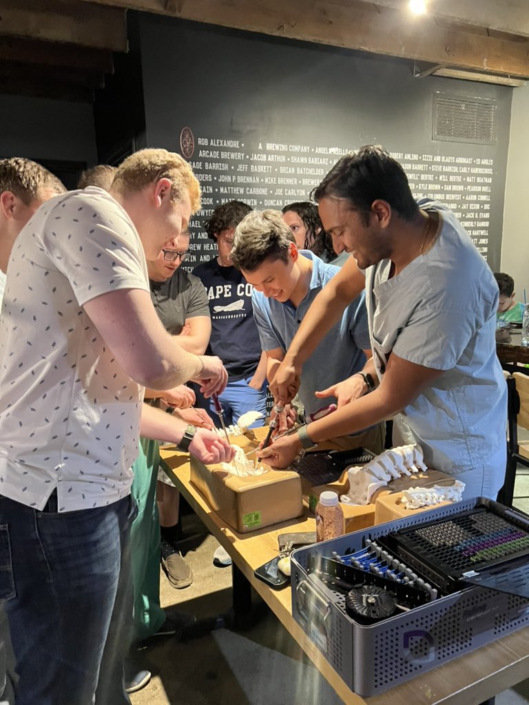 bhenderu's tweet photo. Learning some good old fashioned spine surgery with @NuVasiveInc and @NeurosurgeryOSU. Getting all the medial breaches out of our system now 😅 https://t.co/WP8NtzIUux