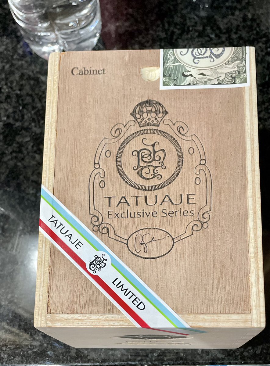 garbar_21's tweet photo. Wasn’t expecting to find these! 🗣️💨
•
•
•
 #cigarlife #cigarsmoke #cigarworld #nowsmoking #cheers #sotl #botl #smoking #lifestyle #garbar2021 #cigar #cigarlover #smoking #today #caocigar #myfathercigars #lifestyle #beer #journey #LFD #partagás #cigaraficionado #motivation https://t.co/PMc3KLmyRm
