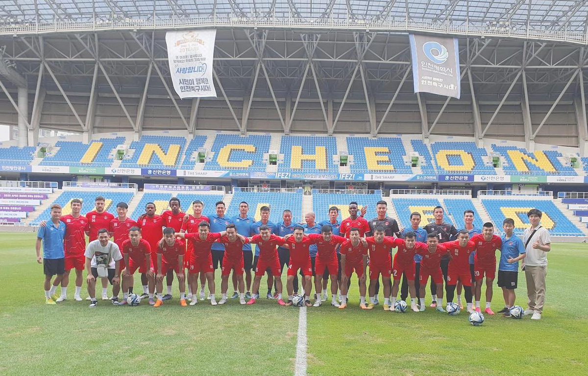 VNSportsnews's tweet photo. Today's Match 

2023–24 AFC Champions League - Play-off round
17:30
Incheon United vs Hai Phong FC

2023 AFF U-23 Championship
20:00
U23 Philippines vs U23 Vietnam 

#ACL #AFFU23 #AFC #AFF #VFF #HaiPhongfc #U23Vietnam #vleague #kleague #vsn https://t.co/MKMFeznvet