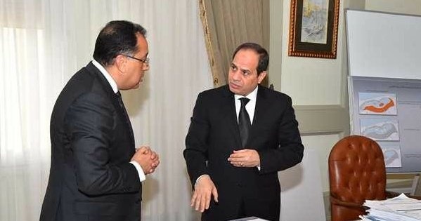 msr3y1's tweet photo. -قولي يا مدبولي مين اللي رجع هاشتاج #ارحل_يا_سيسي 
=الشعب ياريس نعمل معاهم إيه 
-انقل المسلمين السعودية والمسيحيين أمريكا
واقفل وهات المفتاح وتعالي https://t.co/mqcI2wtihk
