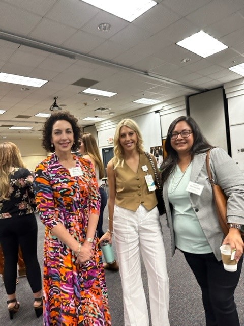 VanirCM's tweet photo. Vanir has worked with @valleywise_az on many amazing projects providing #programmanagement services. Last week #WeAreVanir’s own BD Manager Gregoria ‘Gigi’ Moran attended the @ValleywiseHthF “#DocTalk,” a new event series. #ValleywiseHealth #MaricopaCounty #Health https://t.co/I8SmK1kAWq